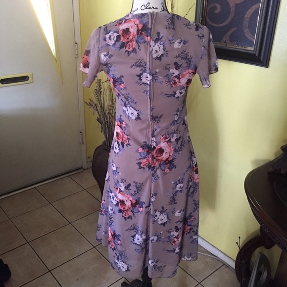 Hell Bunny Tan Floral Dress - Picture 5 of 7